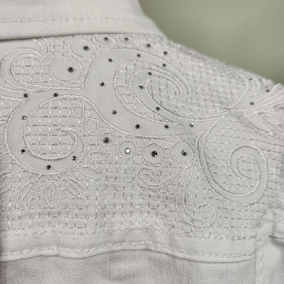 C J Banks White Jean Jacket Embroidered, sz 3X - Picture 7 of 11